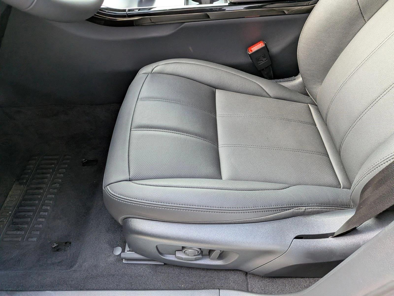 2026 Land Rover Range Rover Evoque Dynamic SE photo 4