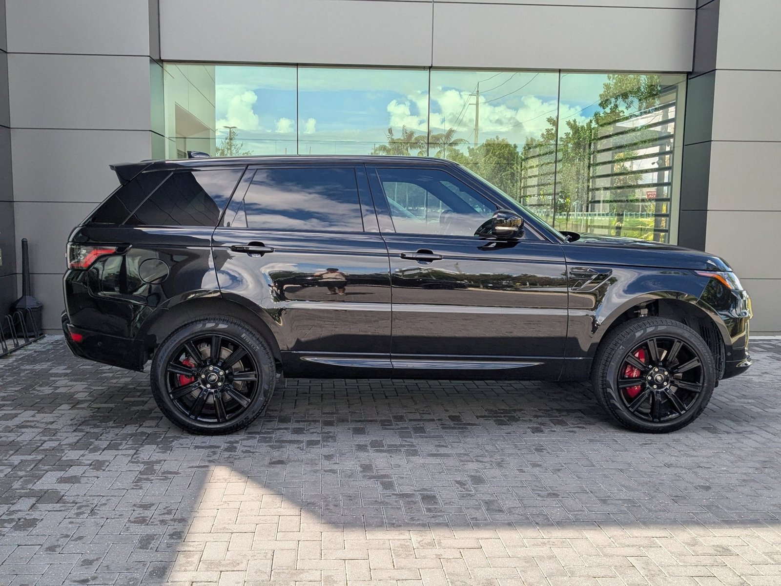 2022 Land Rover Range Rover Sport HST photo 3