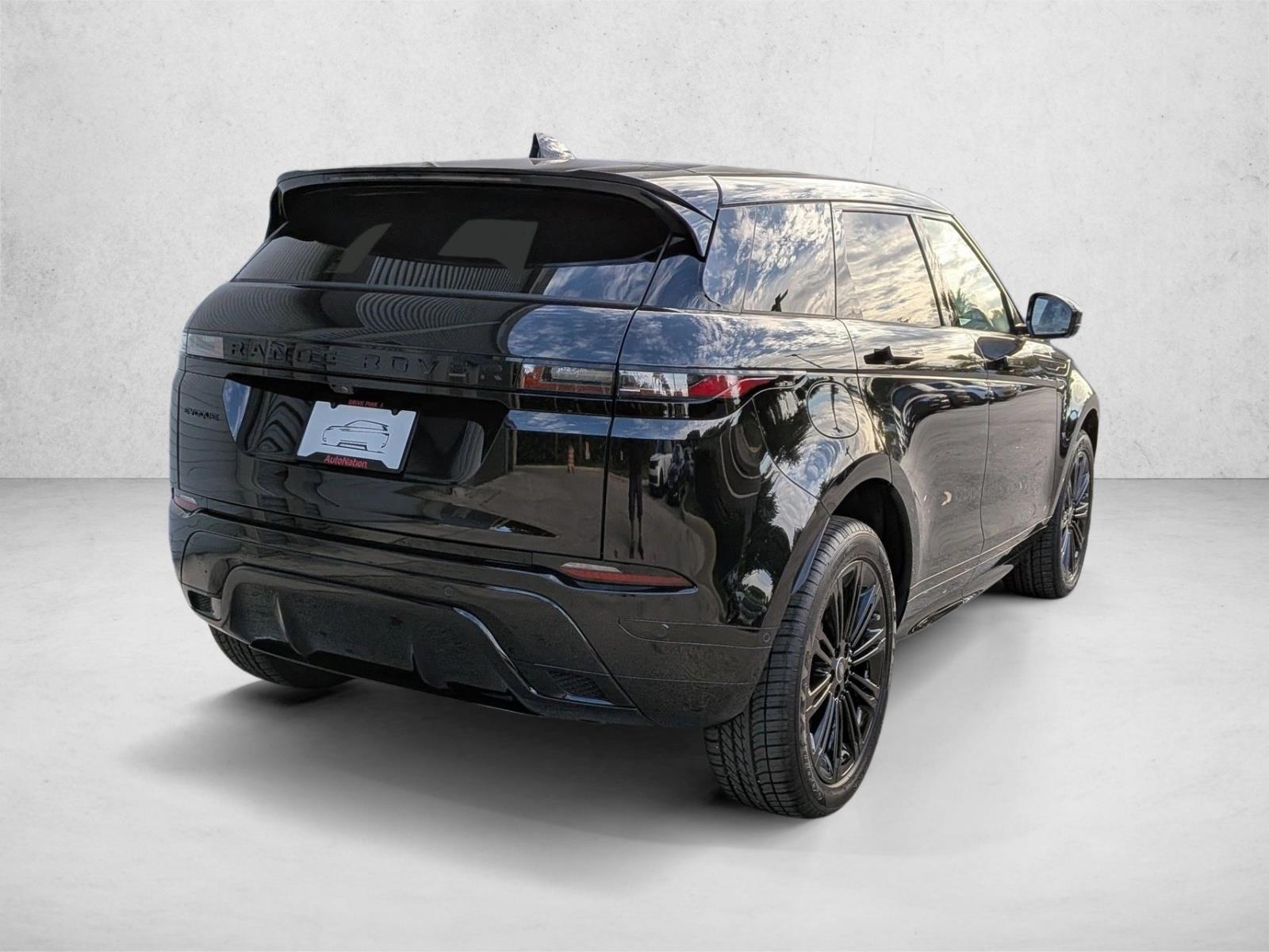 2026 Land Rover Range Rover Evoque Dynamic SE photo 2