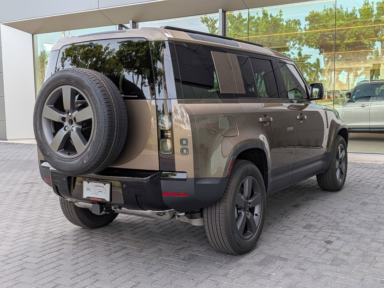 2026 Land Rover Defender 110 S photo 2