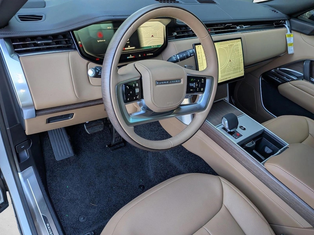 New 2025 Land Rover Range Rover P400 SE Sport Utility