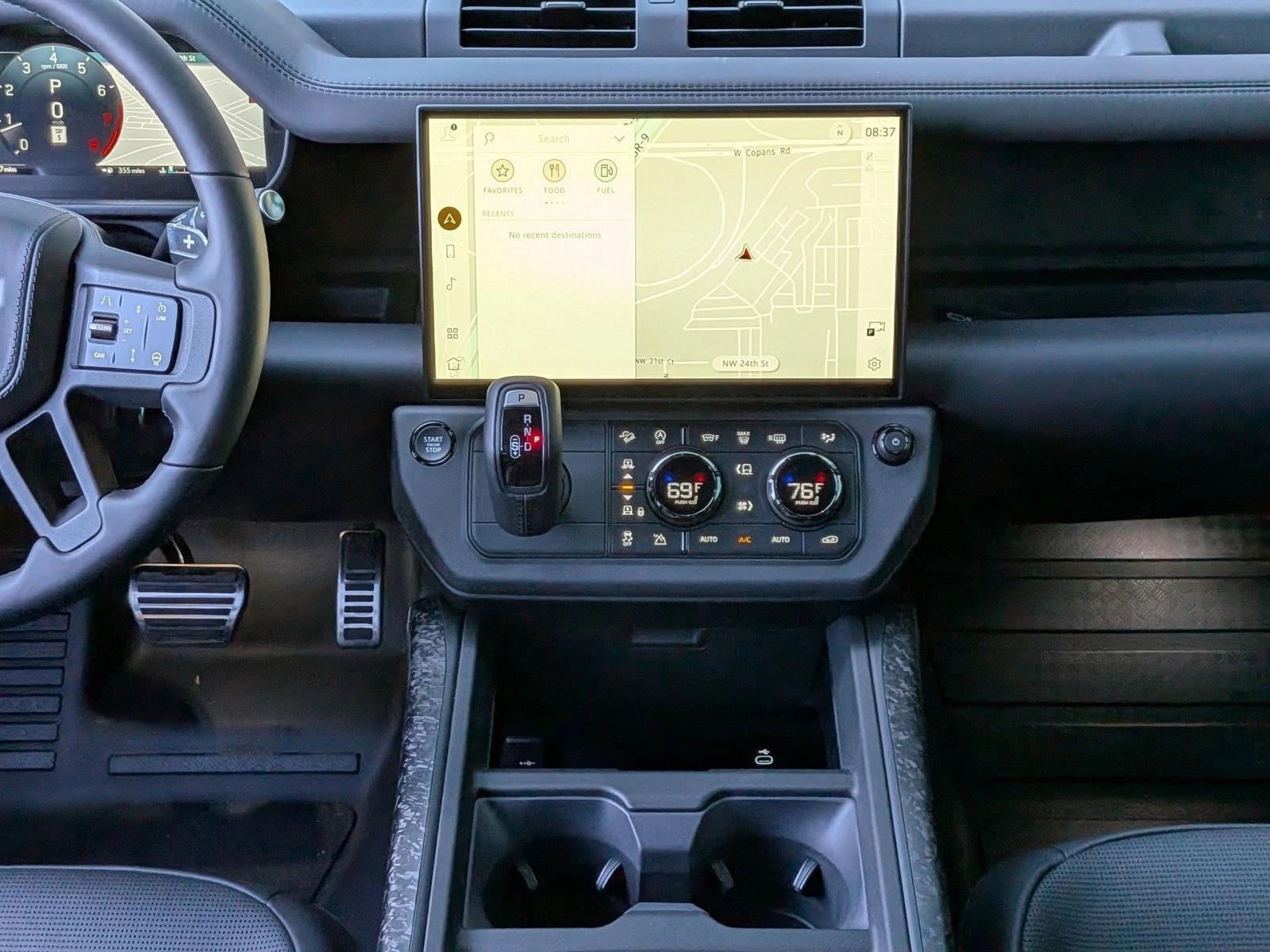 2026 Land Rover Defender OCTA Black - Photo 11