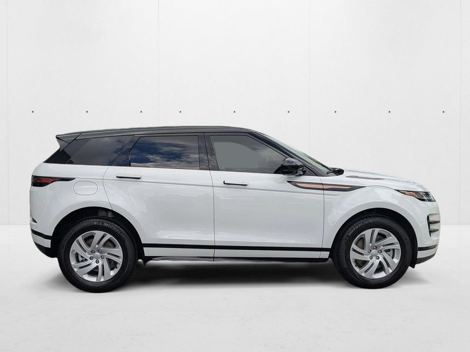 2022 Land Rover Range Rover Evoque R-Dynamic S photo 4