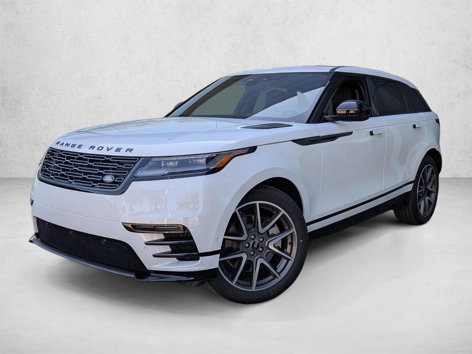 2026 Land Rover Range Rover Velar Dynamic SE
