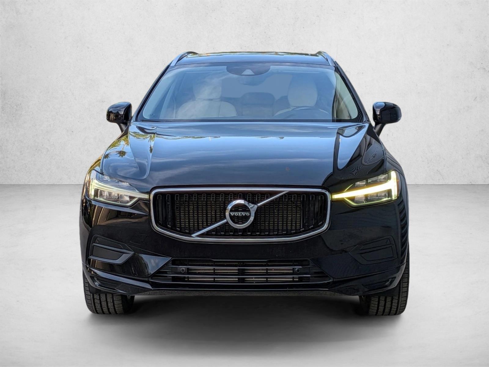 2020 Volvo XC60 T5 Momentum photo 2