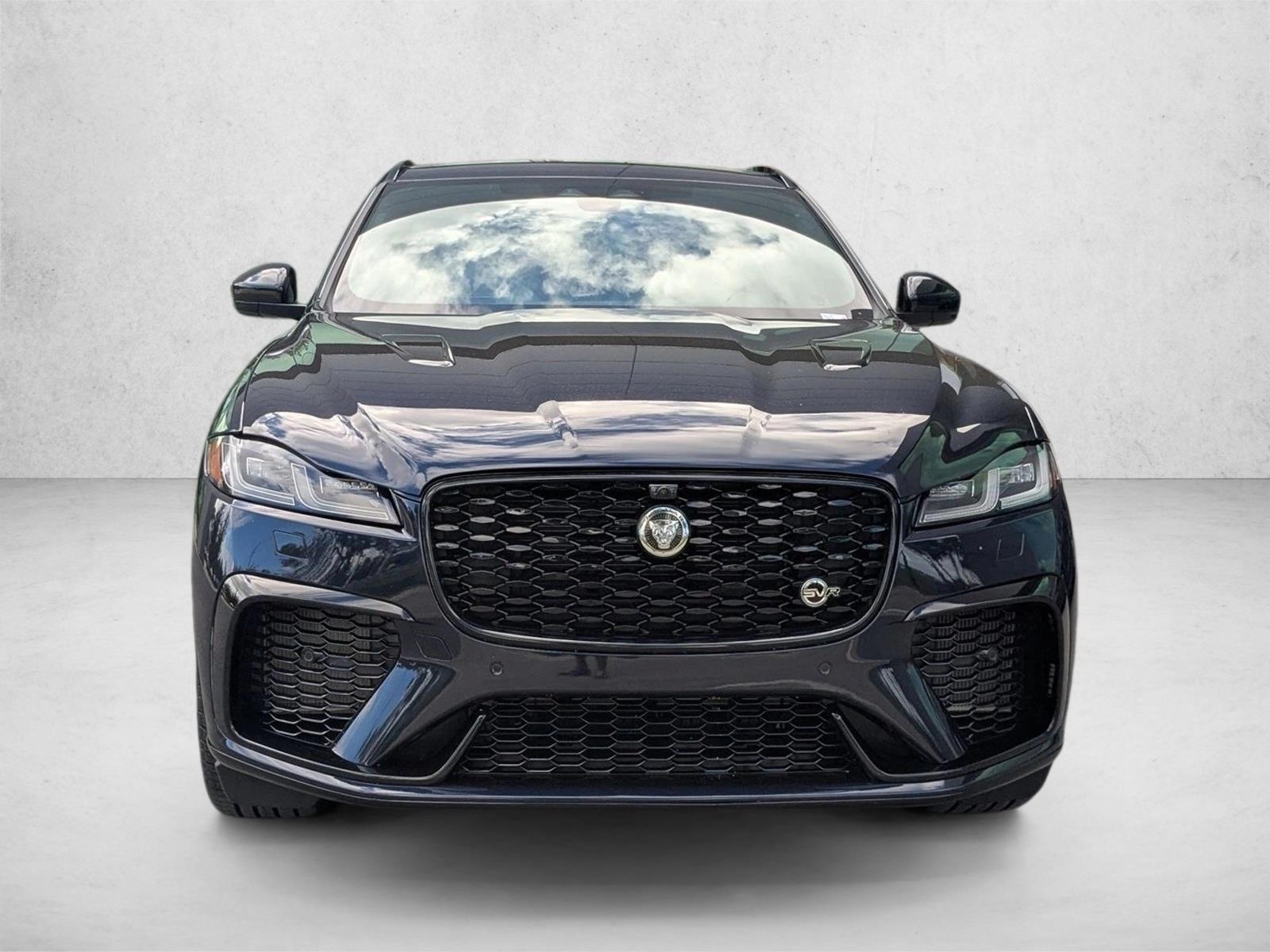 2025 Jaguar F-PACE SVR photo 2