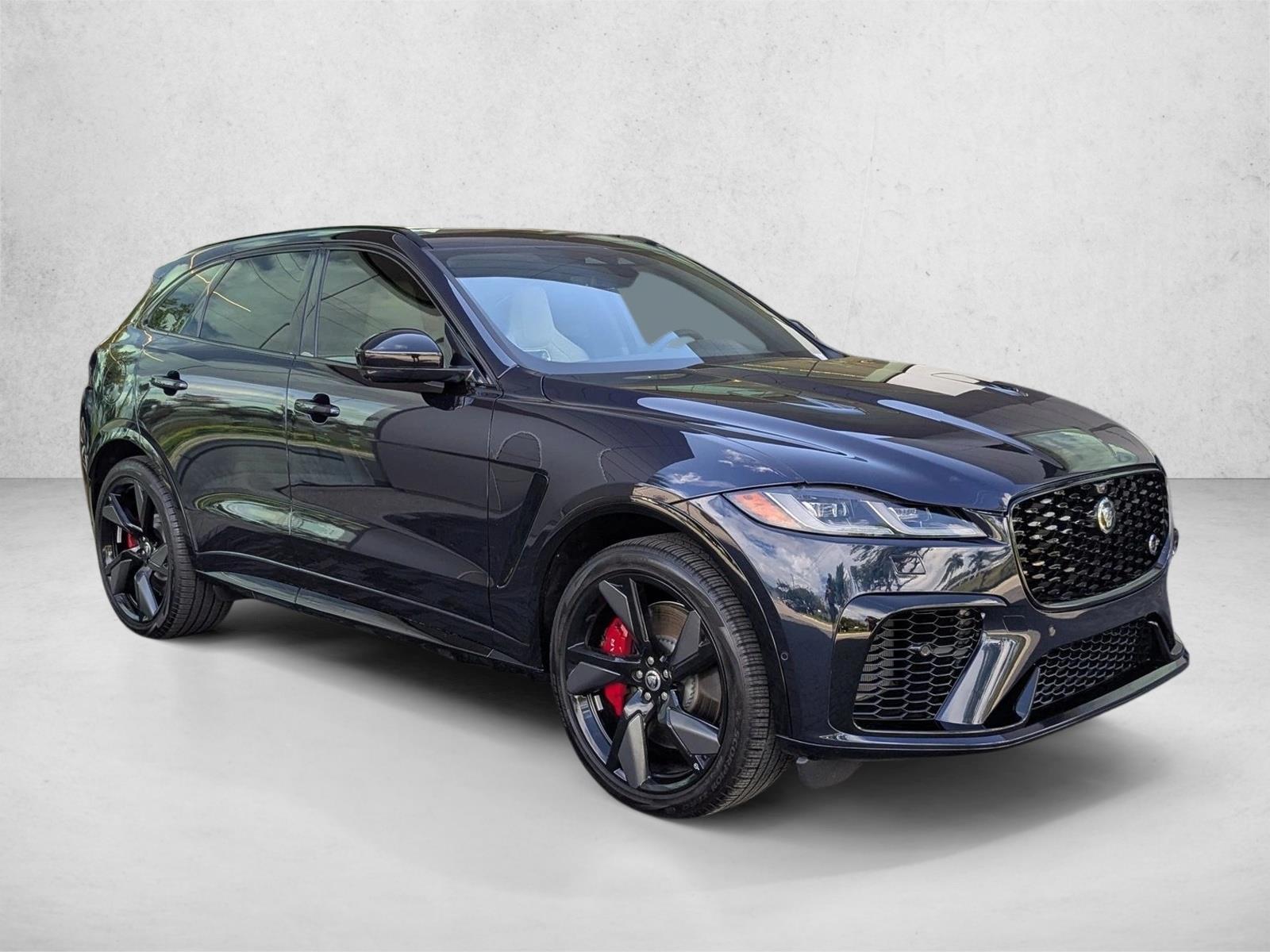 2025 Jaguar F-PACE SVR photo 3
