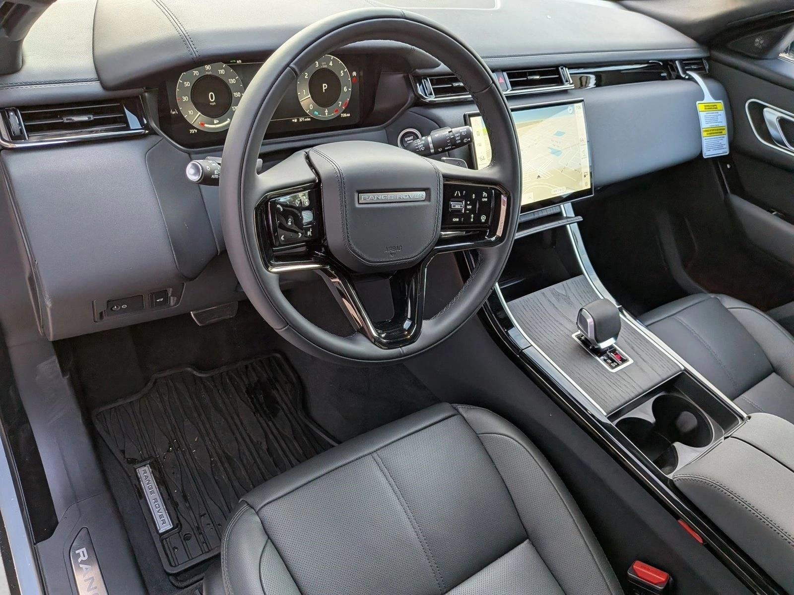 2026 Land Rover Range Rover Velar P250 Dynamic SE photo 3