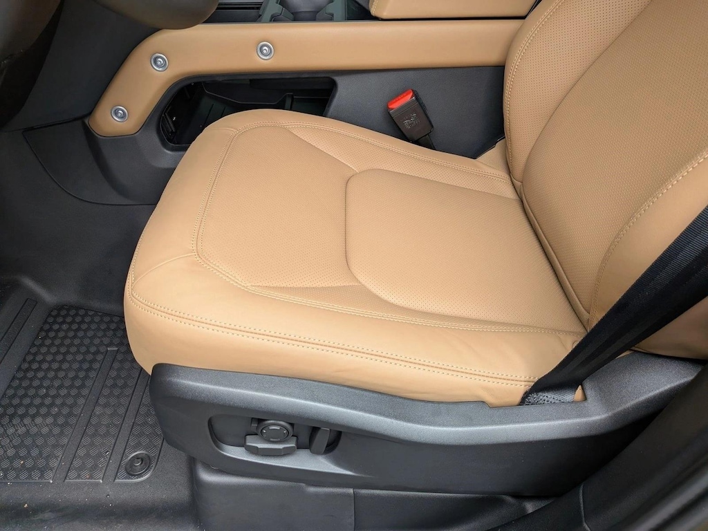 New 2026 Land Rover Defender 110 X-Dynamic SE Sport Utility