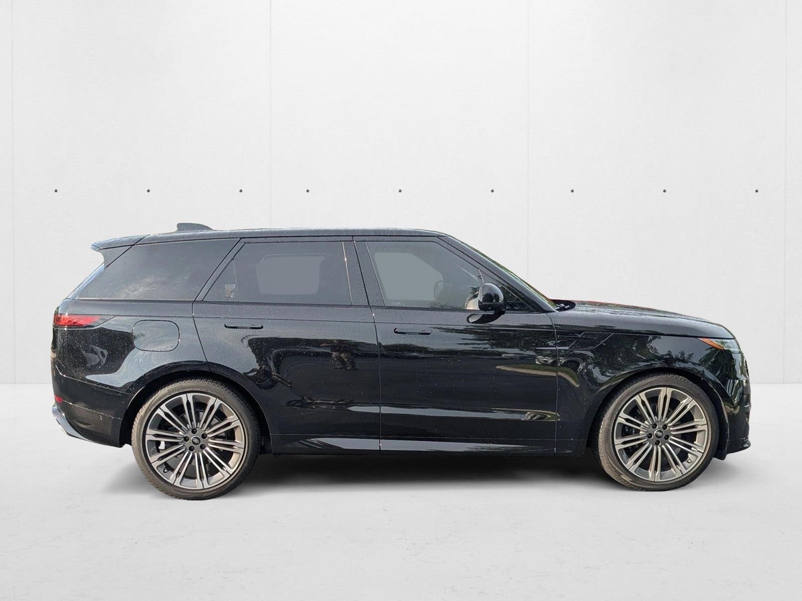 2024 Land Rover Range Rover Sport SE photo 2