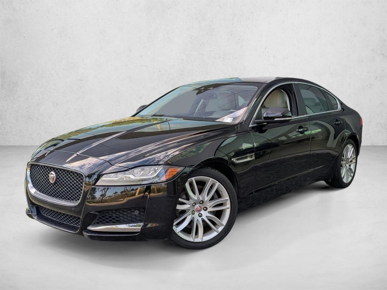 2016 Jaguar XF 35t Prestige's photo