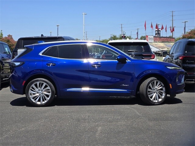 2025 Buick Envision Avenir photo 3
