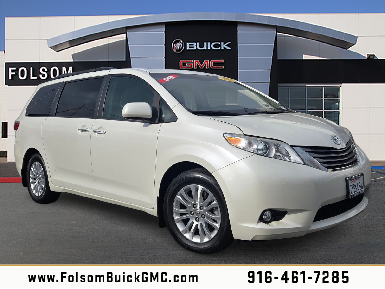 2017 Toyota Sienna XLE Premium's photo