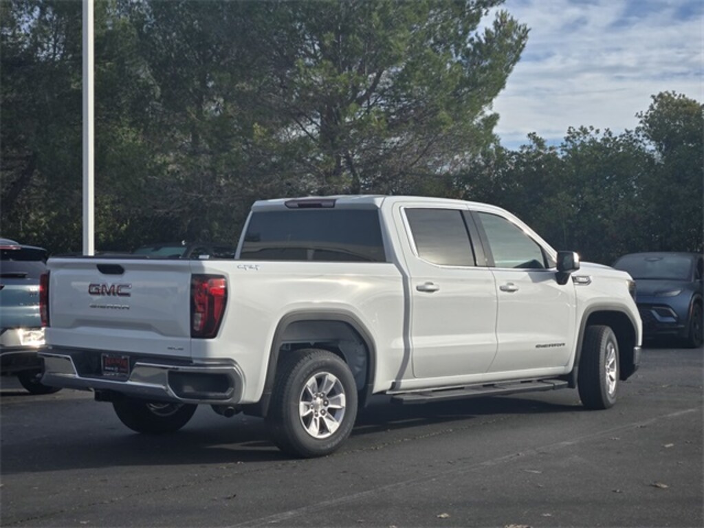 New 2026 GMC Sierra 1500 SLE Truck Crew Cab
