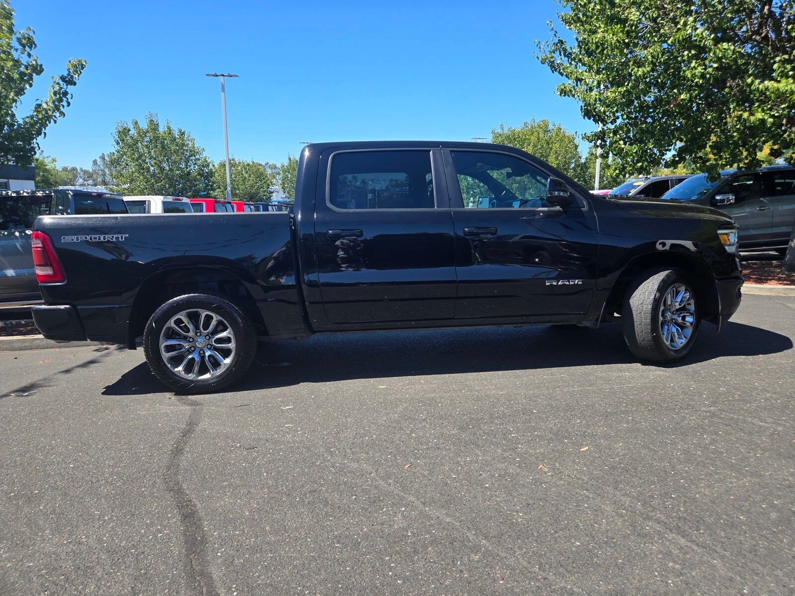 2023 Ram 1500 Laramie photo 3