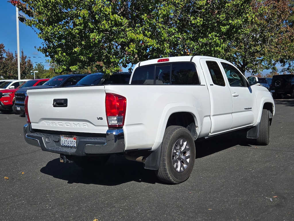 Used 2017 Toyota Tacoma  Truck Access Cab