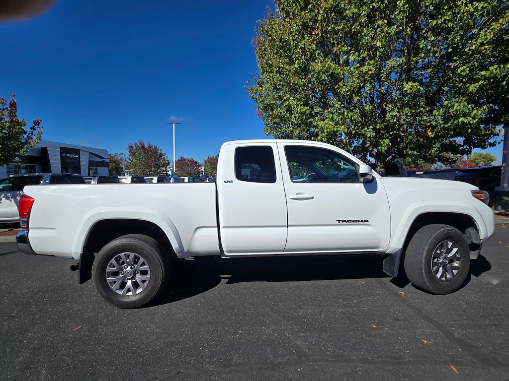 Used 2017 Toyota Tacoma  Truck Access Cab