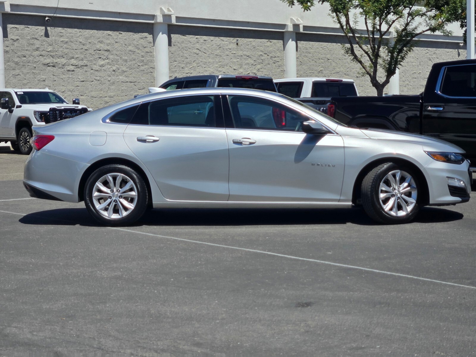 2022 Chevrolet Malibu 1LT photo 3