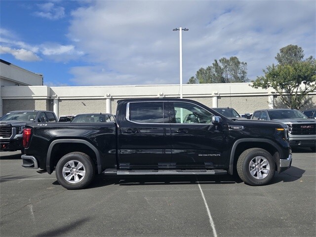 2026 Gmc Sierra 1500 SLE photo 3