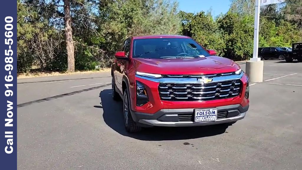 2026 Chevrolet Equinox LT photo 2