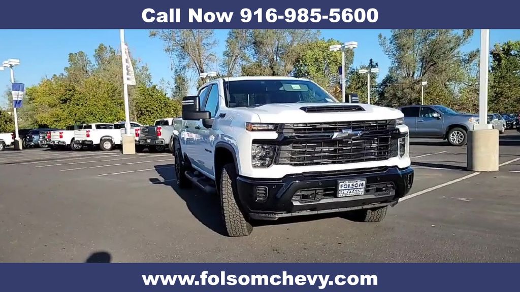 2025 Chevrolet Silverado 2500HD Custom photo 2