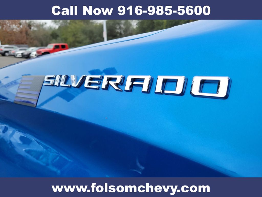 2023 Chevrolet Silverado 1500 photo 2