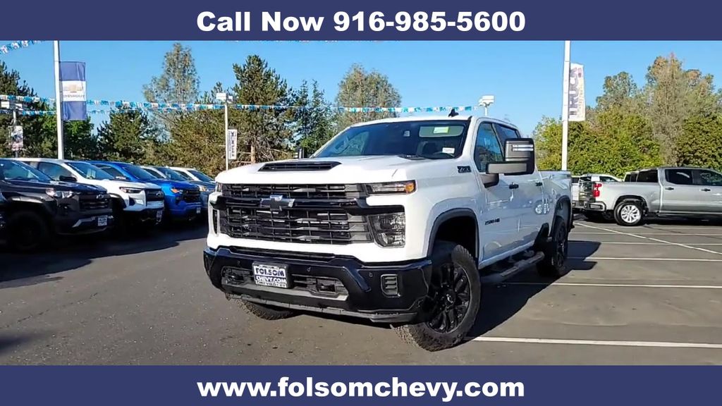 2025 Chevrolet Silverado 2500HD Custom photo 3
