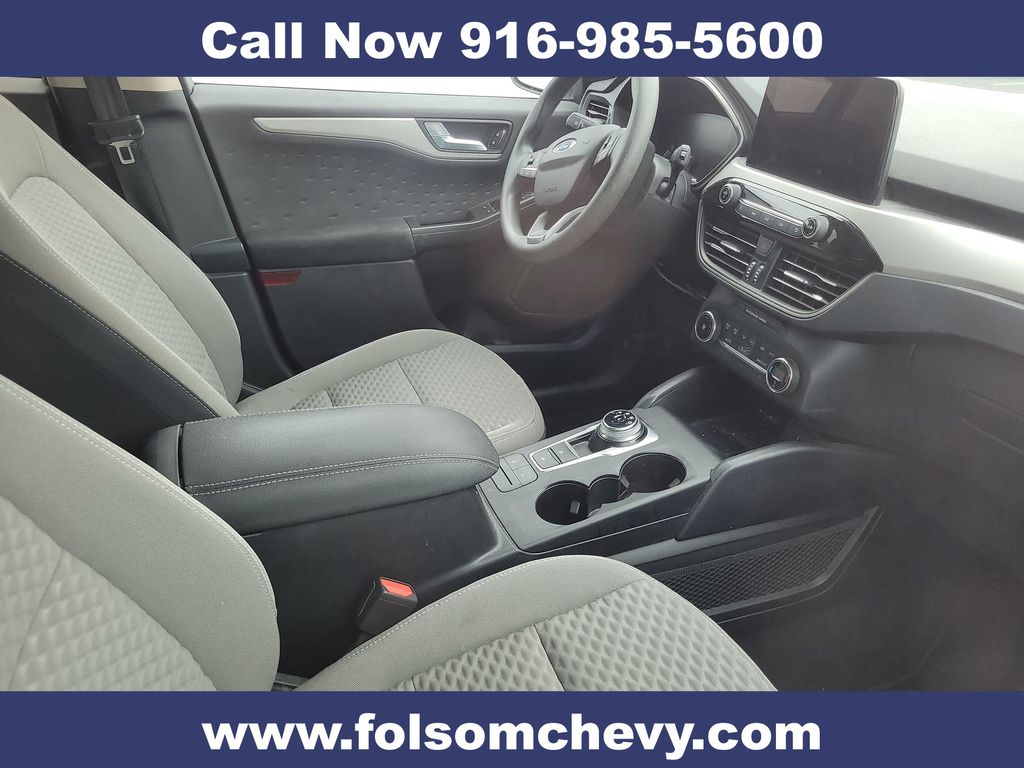 2020 Ford Escape SE photo 2