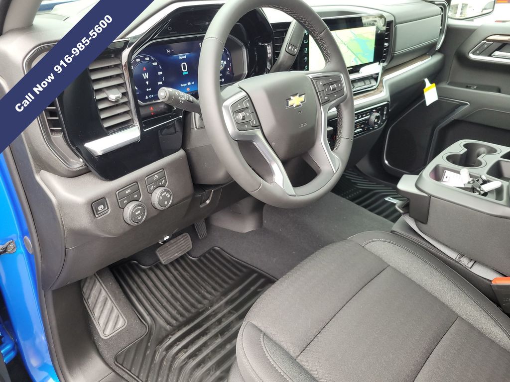 2026 Chevrolet Silverado 1500 LT photo 2