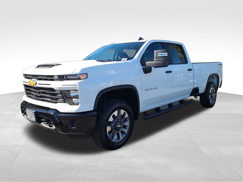 New 2026 Chevrolet Silverado 2500HD Custom Truck Crew Cab