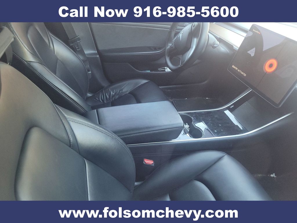 2019 Tesla Model 3 photo 3
