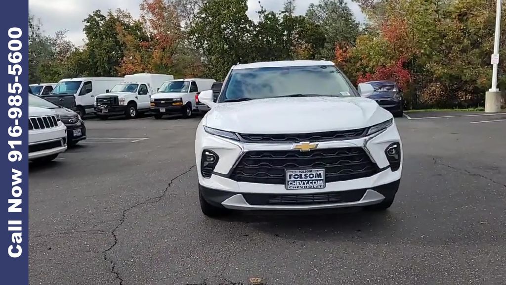 2025 Chevrolet Blazer 2LT photo 3