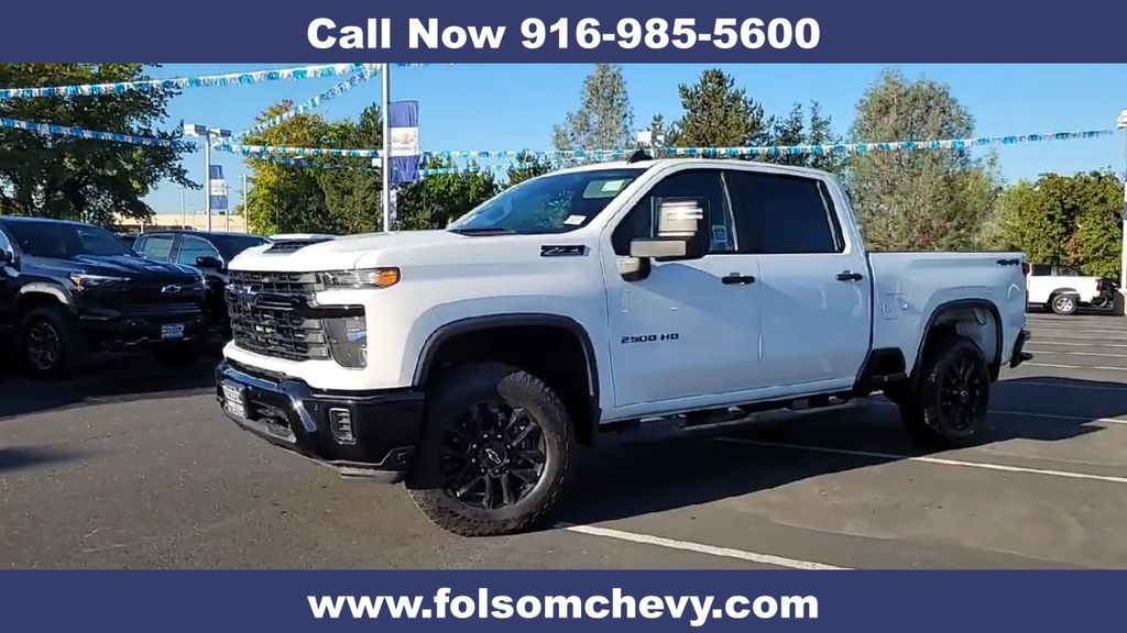 2025 Chevrolet Silverado 2500HD Custom photo 4