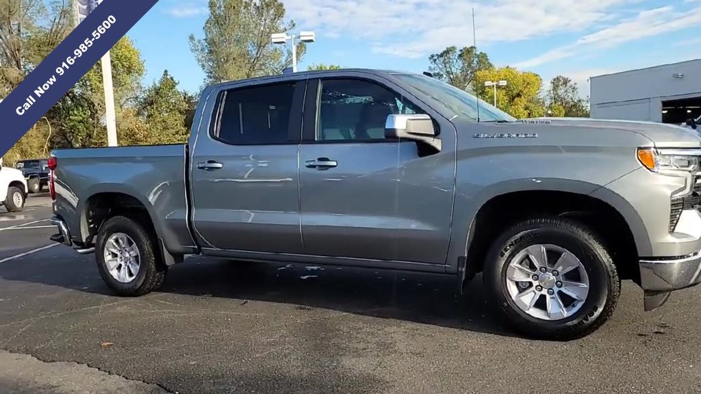 2026 Chevrolet Silverado 1500 LT photo 2