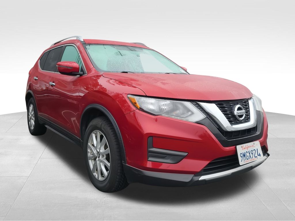 2017 Nissan Rogue SV's photo