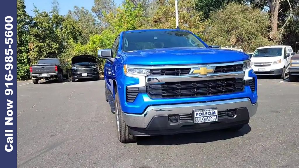 2025 Chevrolet Silverado 1500 LT photo 3