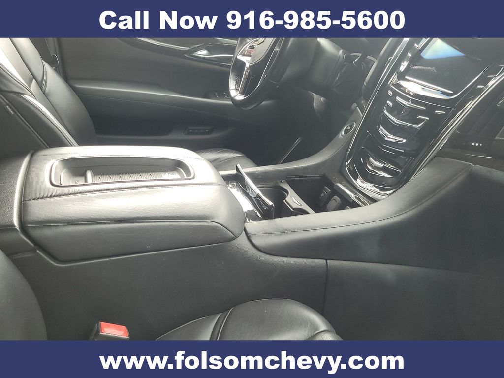 2017 Cadillac Escalade ESV Platinum photo 3