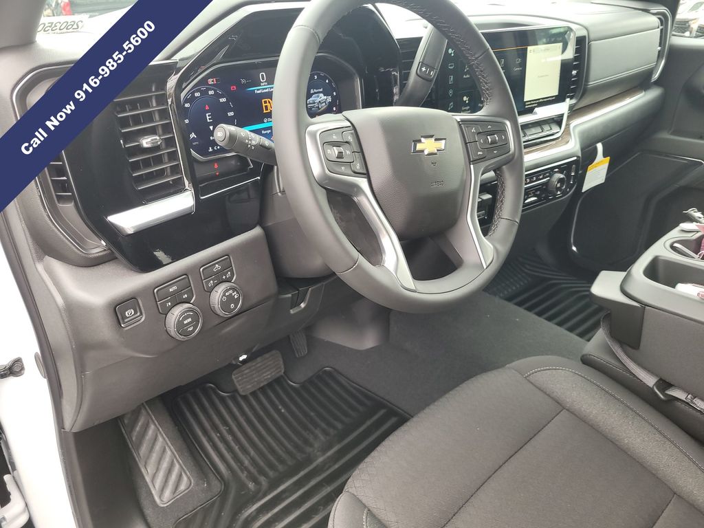 2026 Chevrolet Silverado 1500 LT photo 2