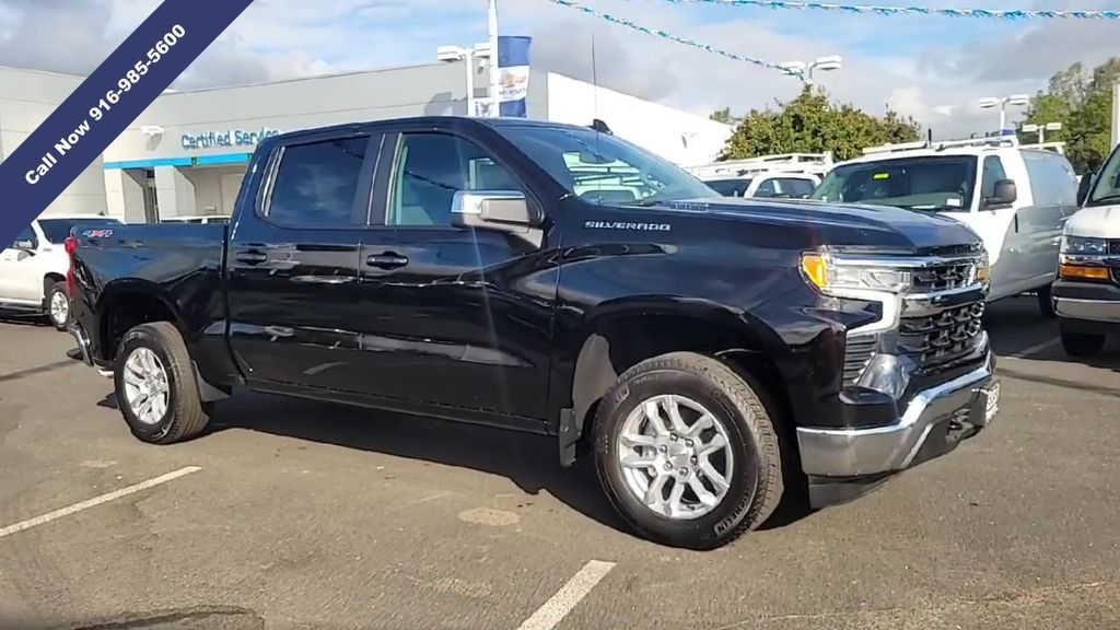 2025 Chevrolet Silverado 1500 LT photo 2