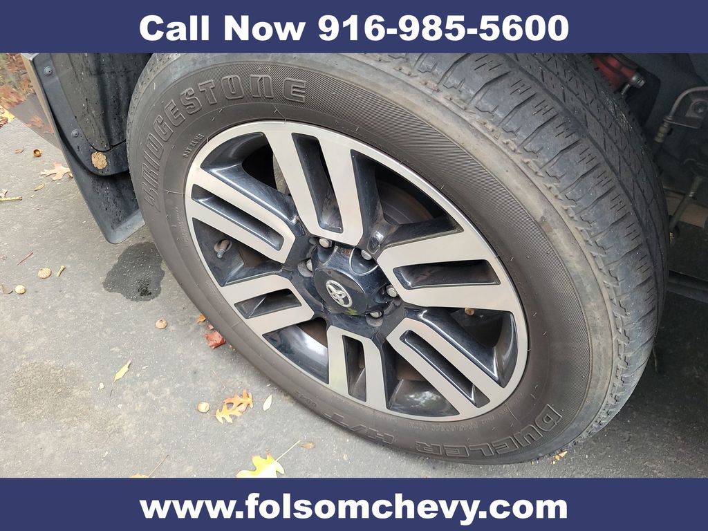 2022 Toyota 4Runner Limited photo 2