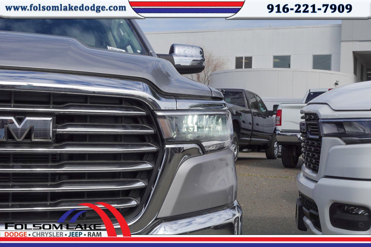 2025 Ram 1500 Laramie photo 3