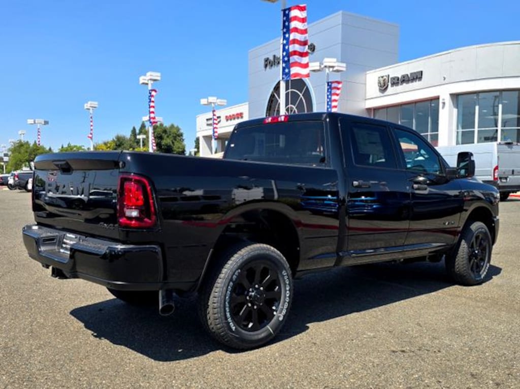 New 2026 Ram 2500 BIG HORN CREW CAB 4X4 6'4 BOX Pickup
