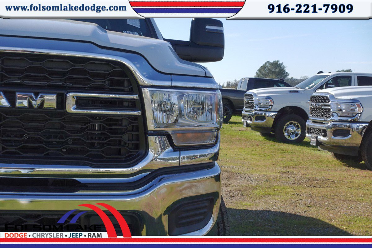 2024 Ram 2500 Tradesman photo 3