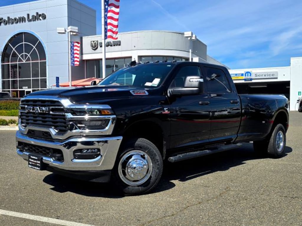 New 2026 Ram 3500 TRADESMAN CREW CAB 4X4 8' BOX Pickup