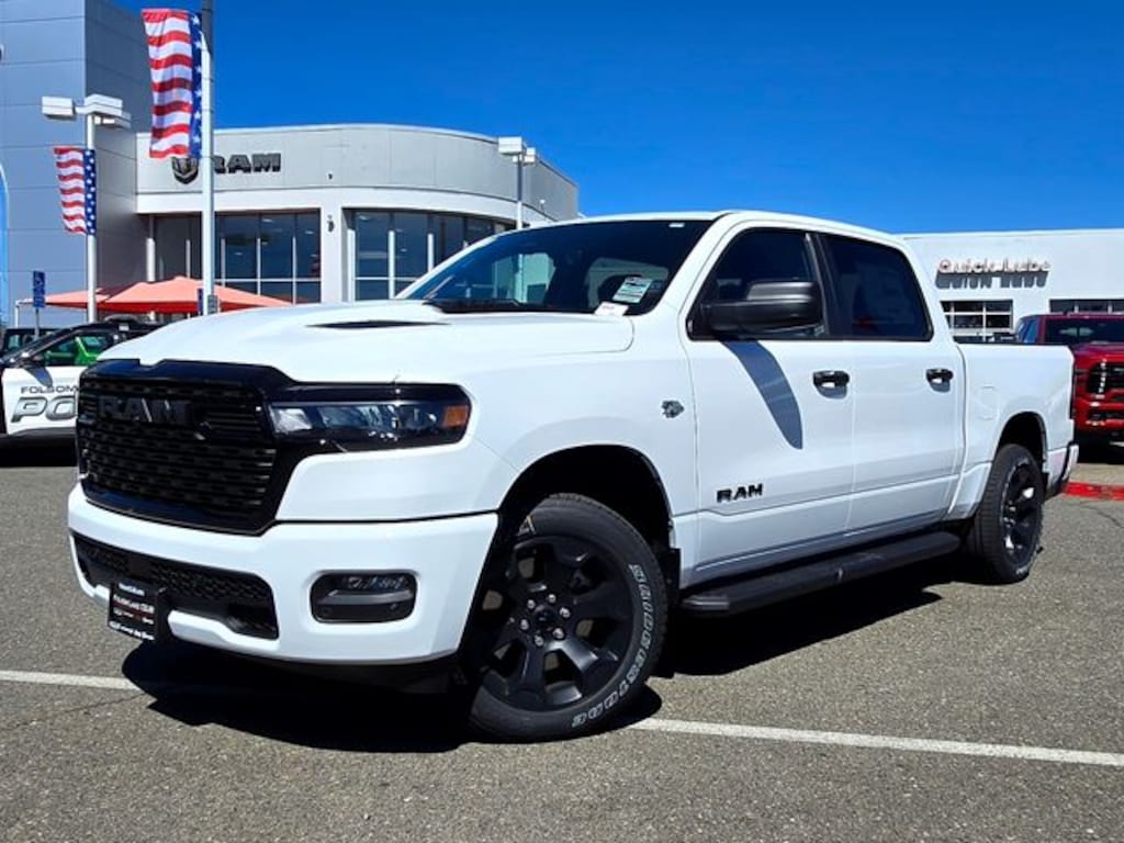 New 2026 Ram 1500 EXPRESS CREW CAB 4X4 5'7 BOX Pickup