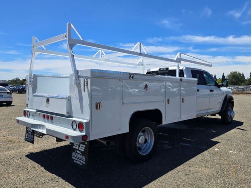 New 2026 Ram 5500 BIG HORN CHASSIS CREW CAB 4X4 84' CA Pickup