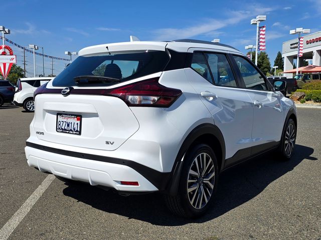 2022 Nissan Kicks SV photo 4