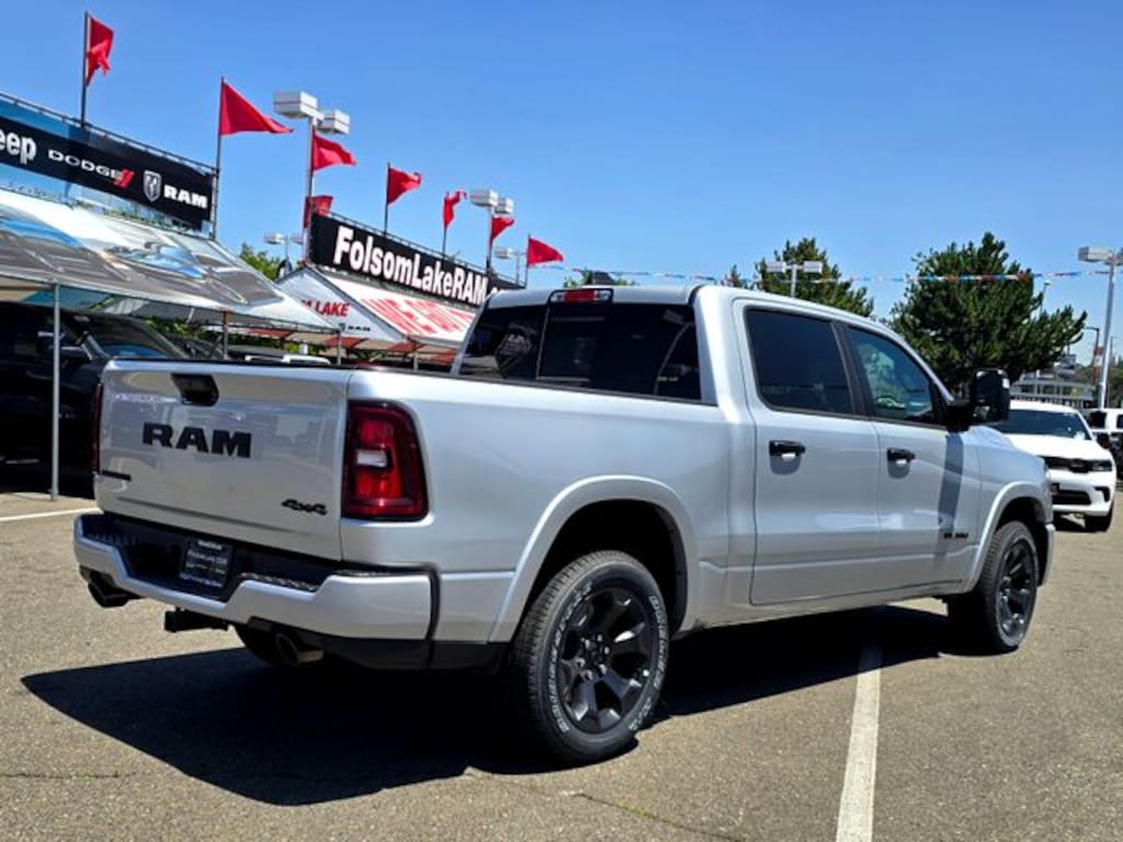 New 2026 Ram 1500 BIG HORN CREW CAB 4X4 5'7 BOX Pickup