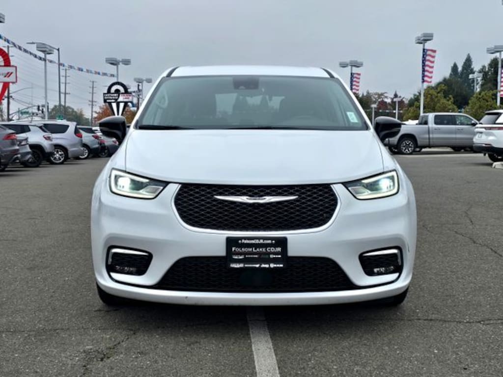 Certified 2024 Chrysler Pacifica Touring L Minivan/Van