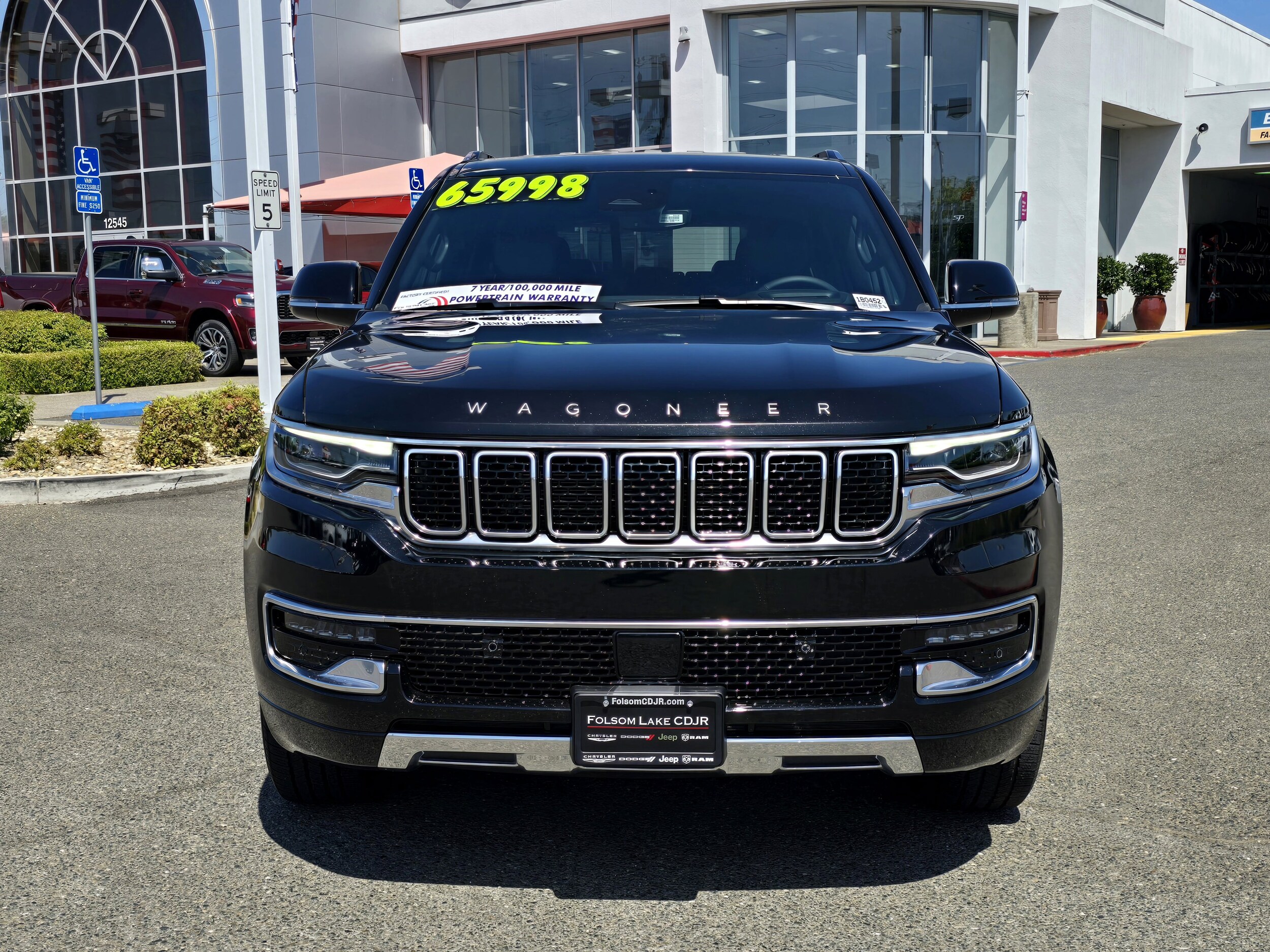 2024 Jeep Wagoneer Series III photo 2